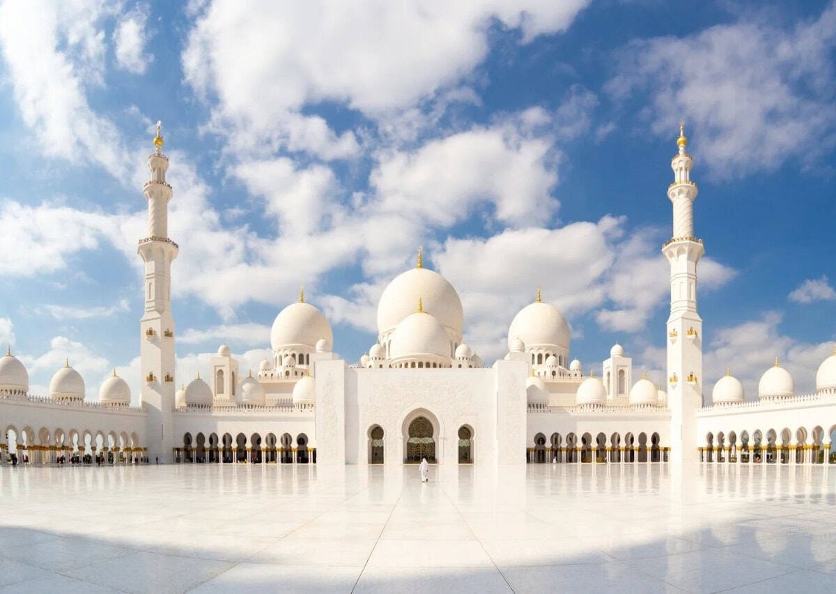 Abu Dhabi Sheikh Zayed Grand Mosque - A Traveler’s Complete Guide