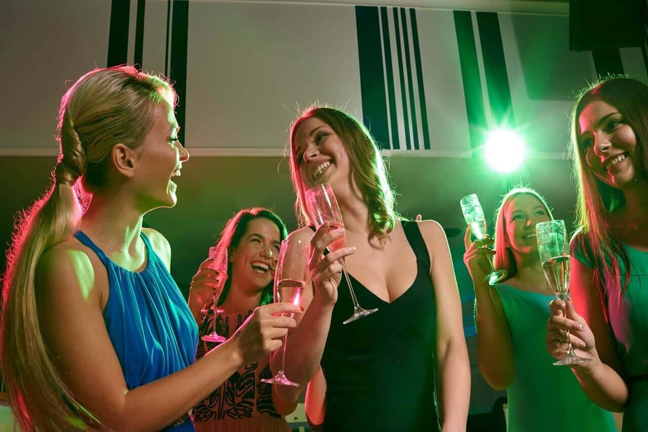 Top Saturday Ladies Night Offers in Dubai (2025)