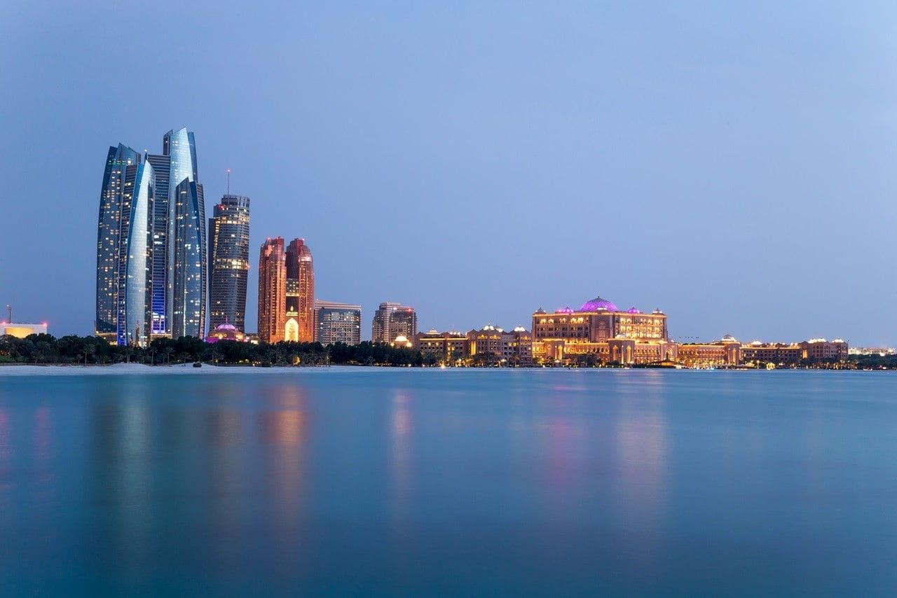 Abu Dhabi Travel Guide 2026: Things to Do, Beaches, Attractions, Hotels