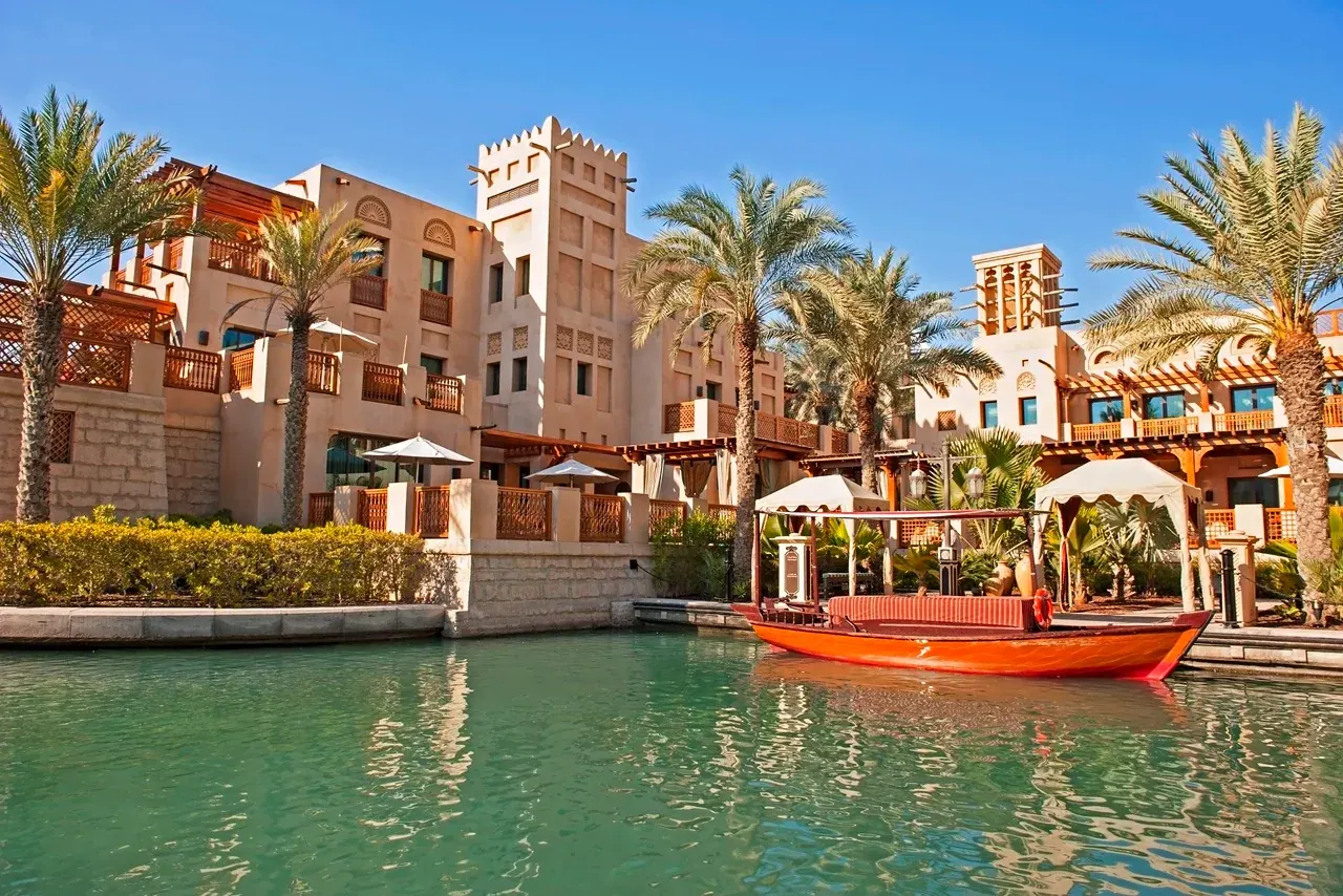 Dubai’s Most Beautiful Arabian Market! Explore Souk Madinat Jumeirah